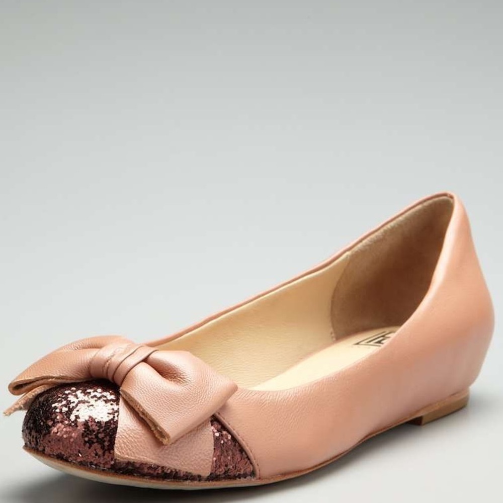 Pour La Victoire Blush Erna Flats. GUC. Size 8.